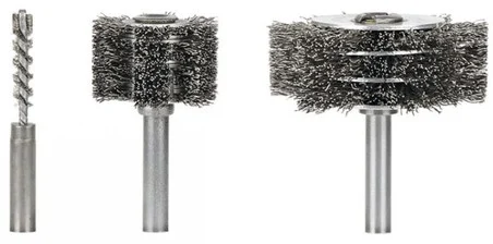 Drei BoltClean IRB Bürsten für feste Innengewindegrößen